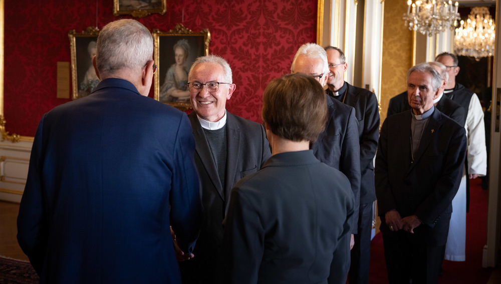 Bundespräsident Van der Bellen begrüßt St. Pöltner Weihbischof Anton Leichtfried