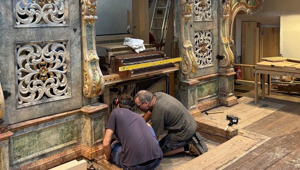 Einbau der neuen Hauptorgel im Salzburger Stift St. Peter