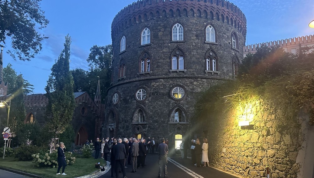 Neu benannter Johannes Schasching Platz am Linzer Freinberg
