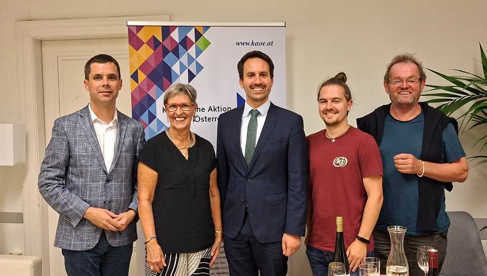 Thomas Immervoll, (KAÖ-Vizepräsident), Maria Habersack (Vorstandsvorsitzende Ordensschulen Österreichs), Bildungsminister Christoph Wiederkehr, Rafael Haigermoser (KJÖ), Ferdinand Kaineder (KAÖ-Präsident)