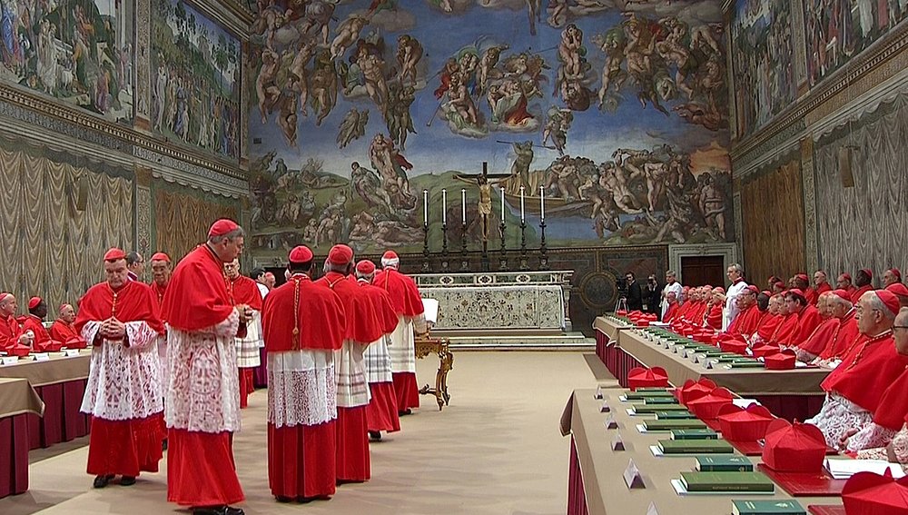 Beginn des Konklave am 12. März 2013Bild: Einzug der Kardinäle in die Sixtinische Kapelle zum Beginn des Konklave  am 12.März 2013.  REUTERS/Vatican CTV via Reuters Tv (VATICAN  - Tags: RELIGION) FOR EDITORIAL USE ONLY. NOT FOR SALE FOR MARKETING O