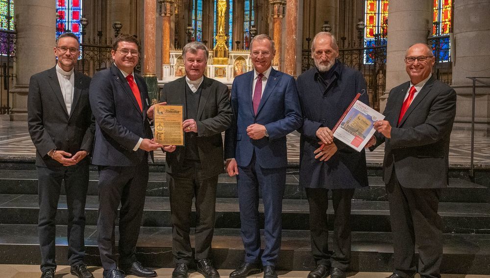 80-Jahr-Jubiläum der Kirchenzeitung der Diözese Linz u.a. mit Bischof Scheuer, Landeshauptmann Stelzer, Chefredakteur Niederleitner, Herausgeber Vieböck