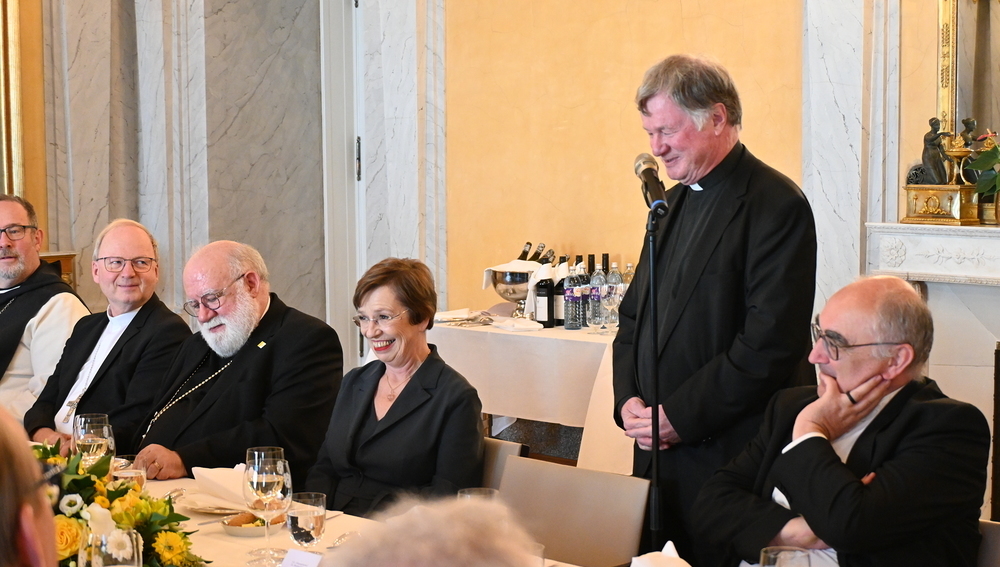 Bischof Manfred Scheuer bei der Begegnung der Mitglieder der Österreichischen Bischofskonferenz mit Bundespräsident Alexander Van der Bellen am 4. November 2025 in der Wiener Hofburg