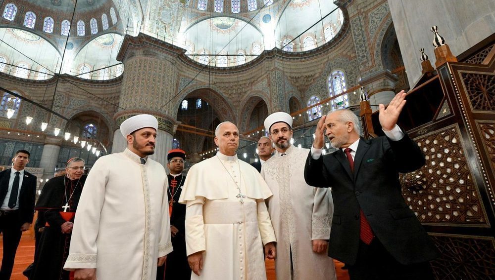 Papst Leo XIV. besucht Blaue Moschee in Istanbul