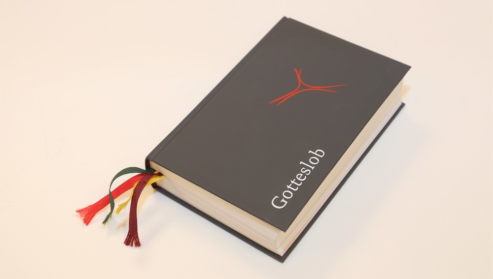 Buch-Cover, Symbolfoto, 'Gotteslob', Präsentation des Buches 'Die Lieder des Gotteslob' bei der Pressekonferenz der Österreichischen Bischofskonferenz, Club 4, Wien, 11. November 2022