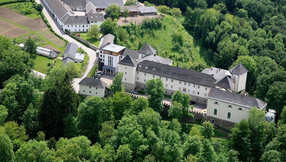 Vor 90 Jahren kaufte die Kongregation der Missionsschwestern vom Kostbaren Blut das Schloss Wernberg.
