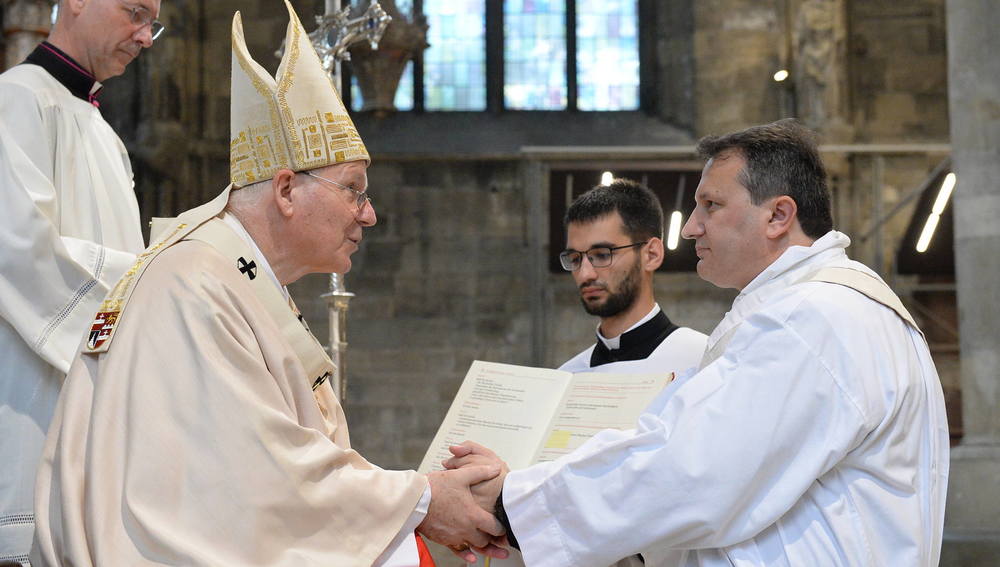 Kardinal Christoph Schönborn erteilt die Priesterweihe an: Clemens Haunschmidt, Dariusz Waligora, Dimitri Medvedev, Br. Niklas Müller , Patrick Hofer, Richard Handl und Severin Hörmann