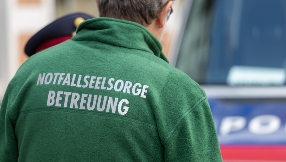 Notfallseelsorge ist Erste Hilfe für die Seele in außerordentlichen Notfällen und Krisensituationen. Sie wendet sich an Menschen, die durch elementare Ereignisse in ihrer Lebensgewissheit schwer erschüttert sind