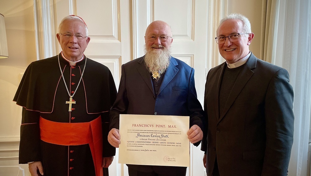 Kirchenmusiker Prof. Franz Karl Praßl mit Päpstlichem Orden ausgezeichnet