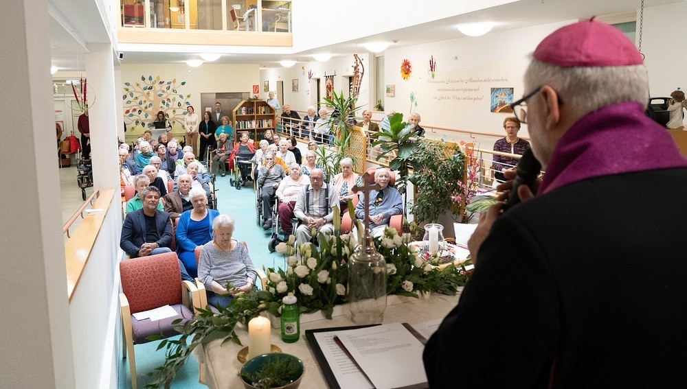 Bischöflicher Segen für Caritas-'Haus Magdalena' in Klagenfurt