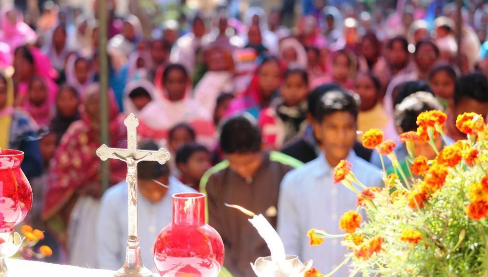 Christen in Indien bei der Heiligen Messe