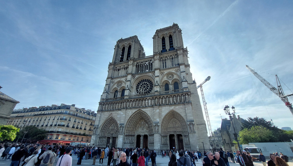 Westfassade der Kathedrale Notre-Dame de Paris