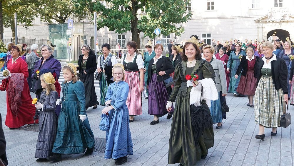 Goldhaubenfrauen in Oberösterreich