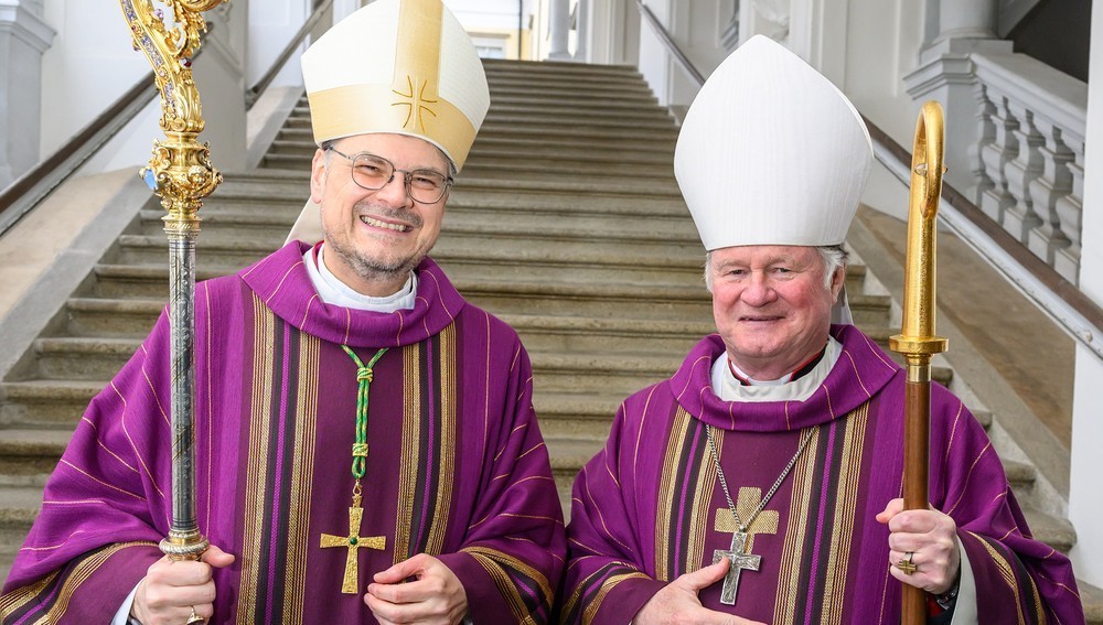 Propst Klaus Sonnleitner und Bischof Manfred Scheuer