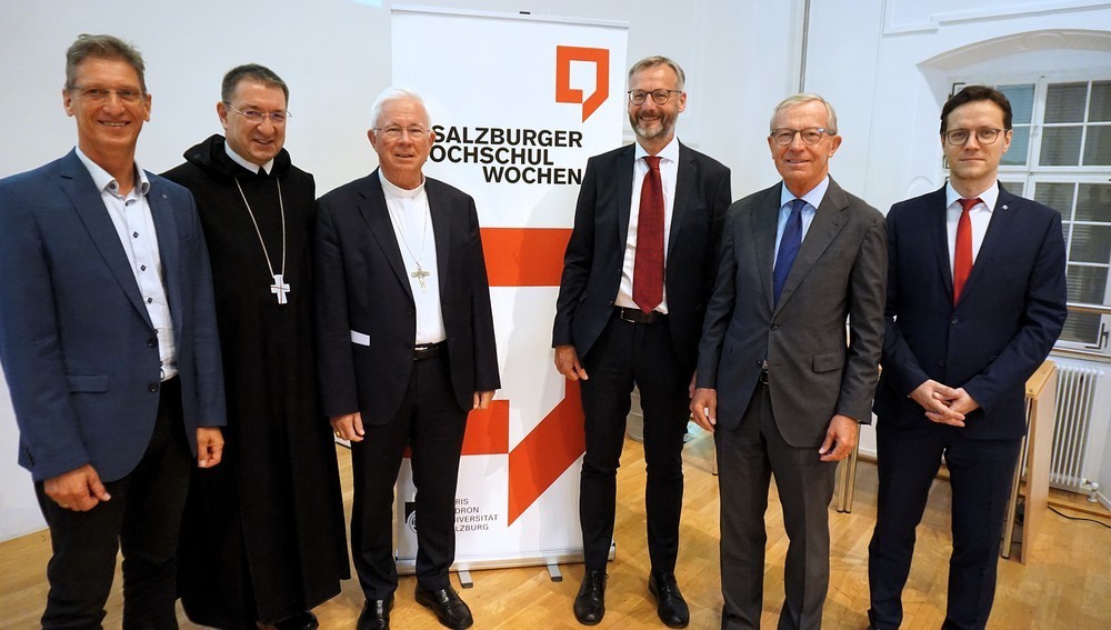 Eröffnung am 29. Juli 2024 - v.l.: Prof. Dietmar Winkler (Dekan), Erzabt Korbinian Birnbacher (Stift St. Peter), Erzbischof Franz Lackner, Prof. Martin Weichbold (gf. Rektor), LH Wilfried Haslauer, SHW-Obmann Martin Dürnberger