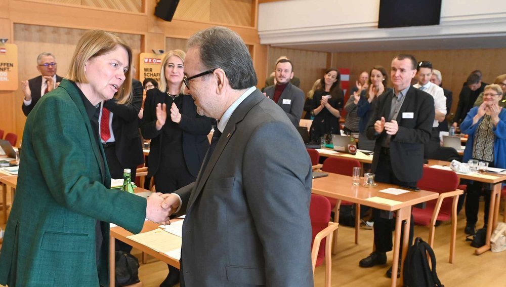 Synodenpräsidentin Ingrid Monjencs und Bischof Michael Chalupka