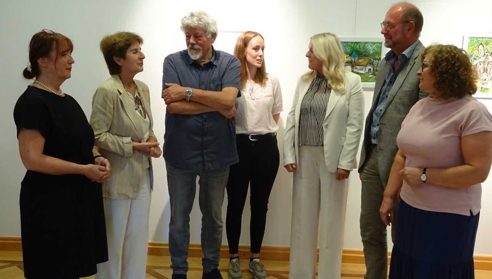 Elisabeth Faller (Moderation), Antonia Gössinger, Psychologe Klaus Ottomeyer, Barbara Faller (KHJÖ), Bundesrats-Präsidentin Claudia Arpar, Johannes Maier (früherer EU-Koordinator Kärnten), Monika Wójcik-Bednarz (Österreich Bibliothek in Opele, Polen)