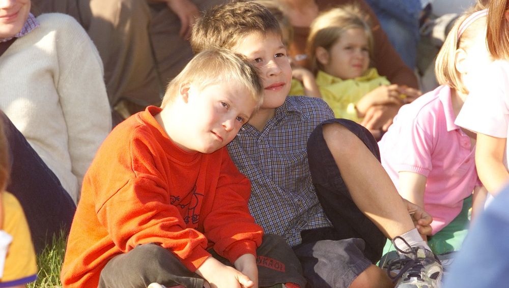 Kinder mit und ohne Trisomie 21