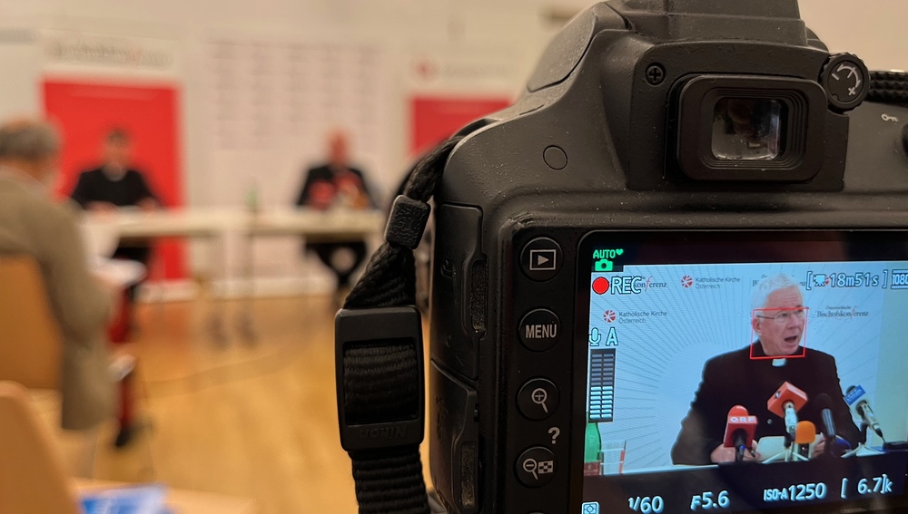 Erzbischof Lackner bei Pressekonferenz der Bischofskonferenz