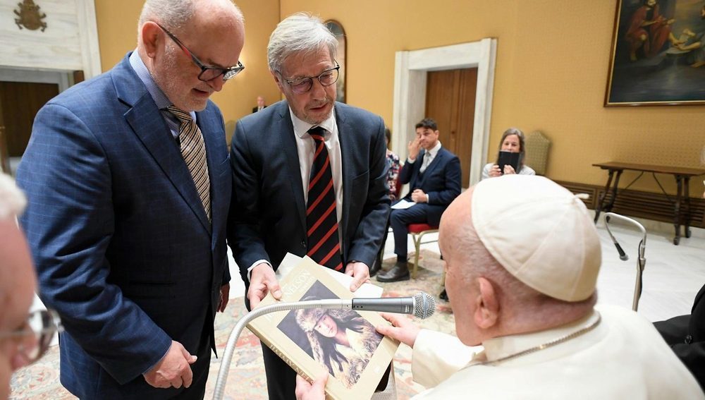 Franz Kronreif und Walter Baier bei Papst Franziskus