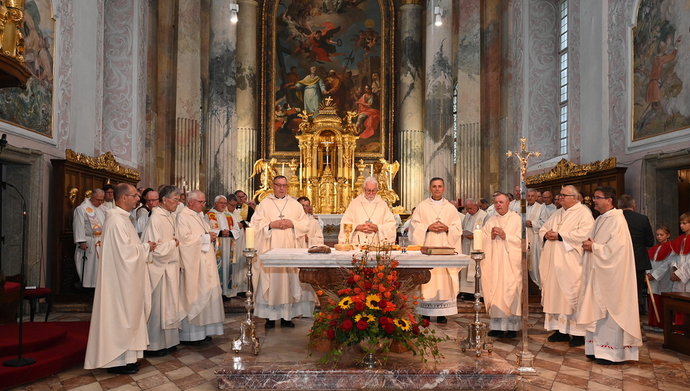 Bischöfe aus Kärnten und Slowenienbeim Slomsek-Sonntag im Klagenfurter Dom am 22. September 2024