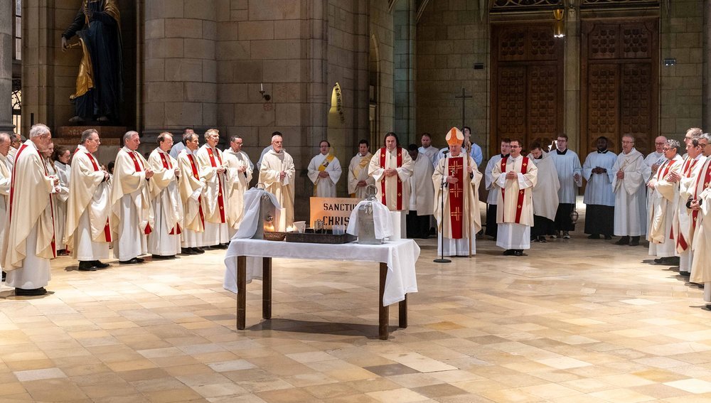 Bischof Scheuer bei der Chrisammesse im Linzer Mariendom