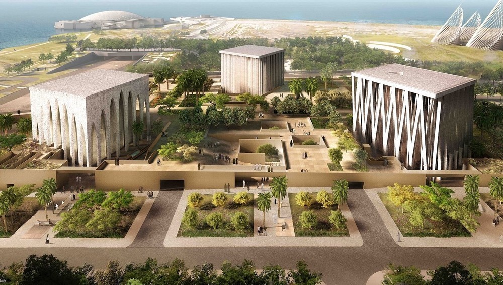 Modelle der drei von Architekt David Adjaye entworfenen Gebäude: Synagoge, Kirche und Moschee
