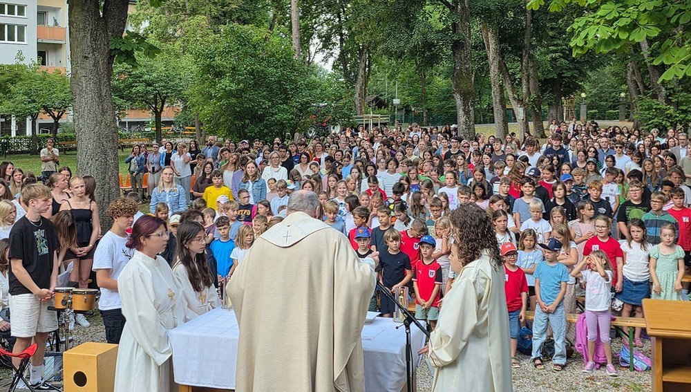 Festgottesdienst zum 150-Jahr-Jubiläum der Schulen der Amstettner Franziskanerinnen