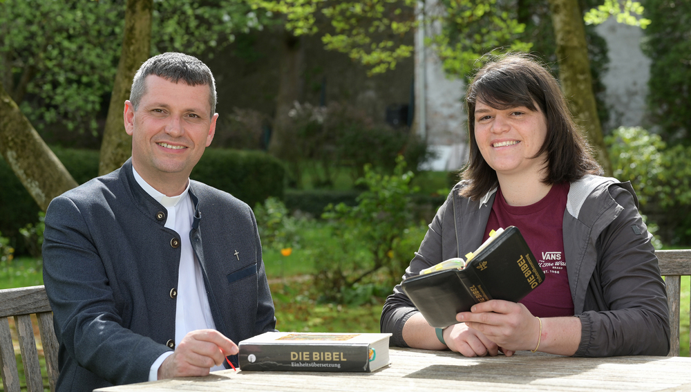 Harald Mattel (Bischofsvikar) und Antonela Petricevic (Junge Kirche)