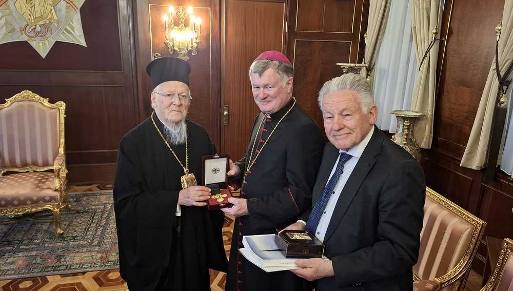 Patriarch Bartholomaios, Bischof Manfred Scheuer und 'Pro Oriente'-Linz-Obmann Josef Pühringer