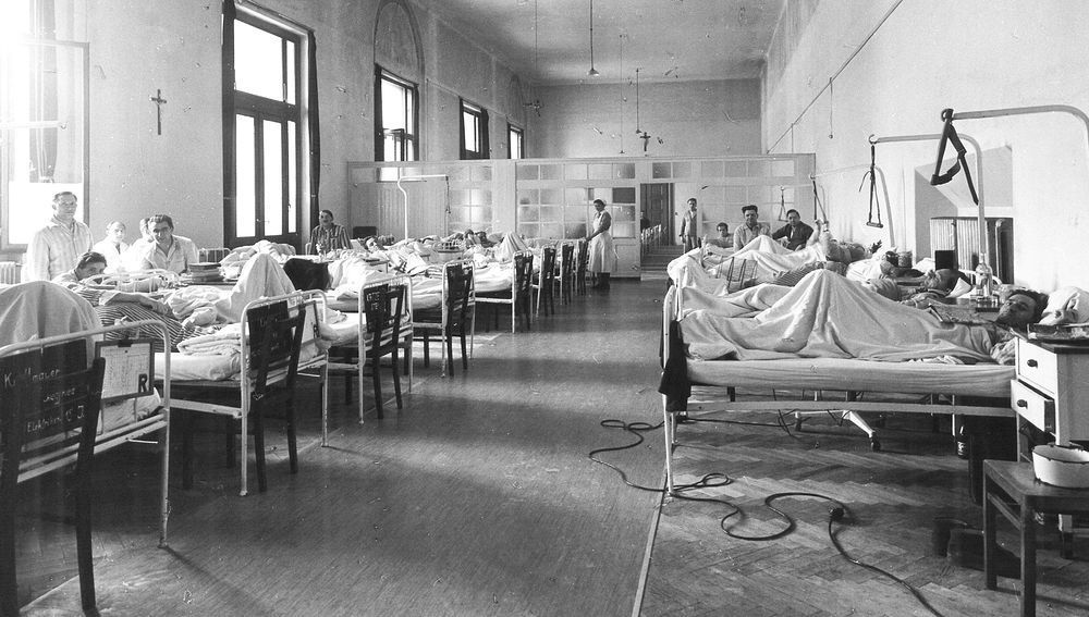 Orthopädisches Spital in der Hofburg im Jahr 1945