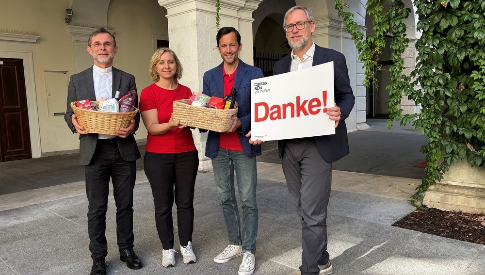 Wiener Caritasdirektoren und Administrator Grünwidl eröffnen Le+O Erntedanksammlung