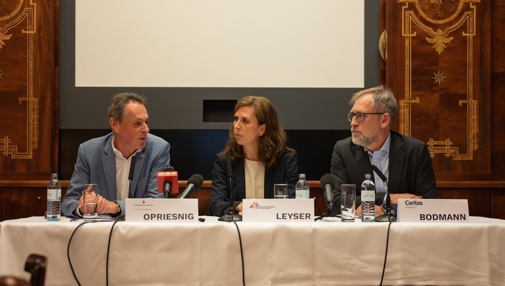 Michael Opriesnig (Rotes Kreuz), Laura Leyser (Ärzte ohne Grenzen) und Alexander Bodmann (Caritas Österreich)