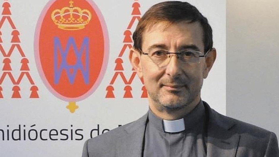 Erzbischof Jose Cobo
