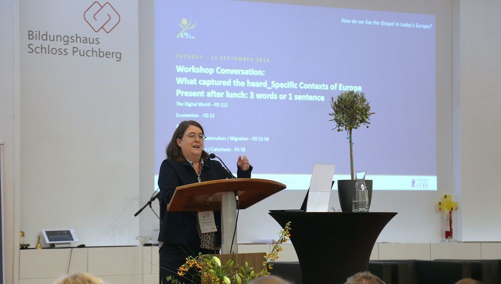 Gabriele Eder-Cakl, Direktorin des Österreichischen Pastoralinstituts, beim Internationalen Symposium 'Shaping Synodality in Europa - von der Vision zur Roadmap' in Puchberg bei Wels