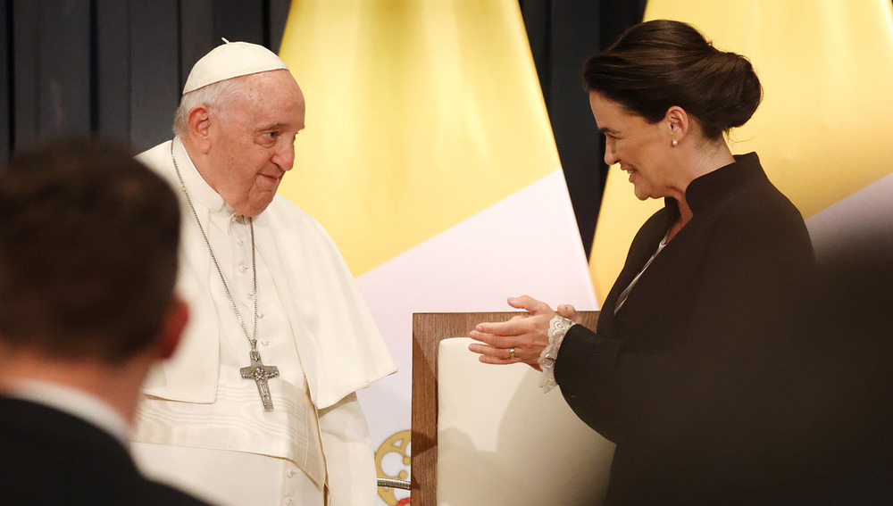 Papst Franziskus und ungarische Präsidentin Katalin Novak am 28.4.2023 in Budapest