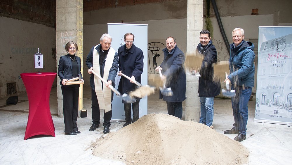 Spatenstich für neues 'Zentrum Johannes Paul II.'