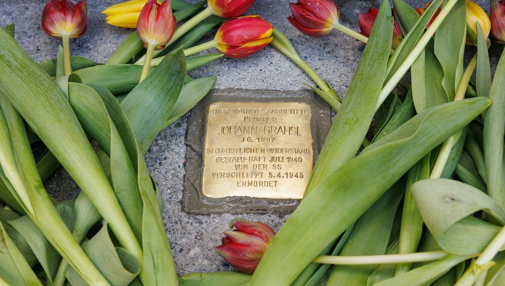 Verlegung des Gedenksteins am 6. April 2025