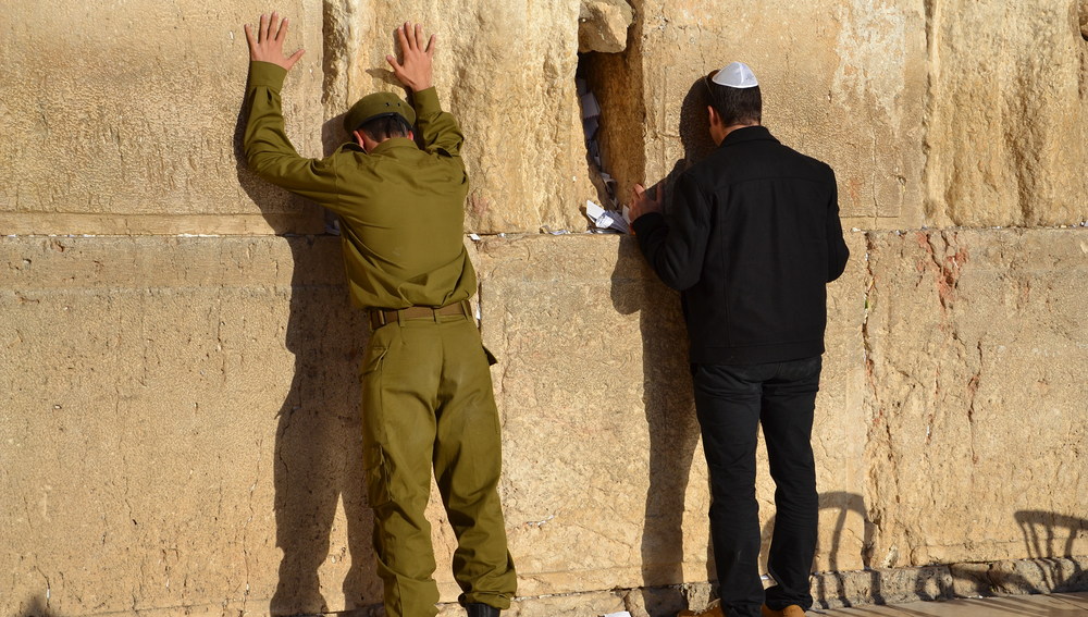 Gebet an der Klagemauer in Jerusalem