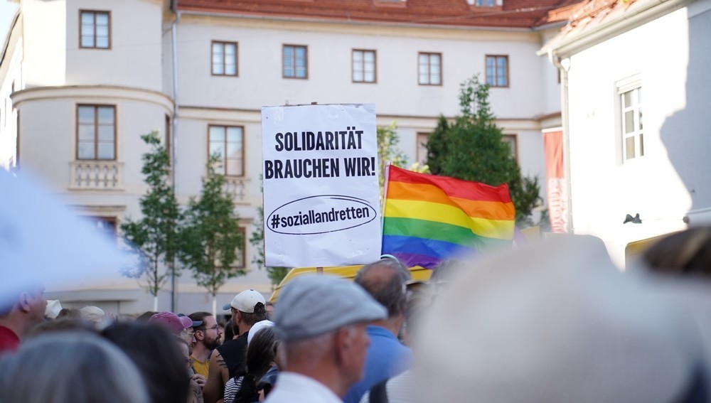 Solidaritätszug steirischer Sozialorganisationen in Graz am 1. Juli