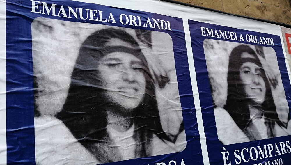 Plakat in Rom mit Bild von Emanuela Orlandi