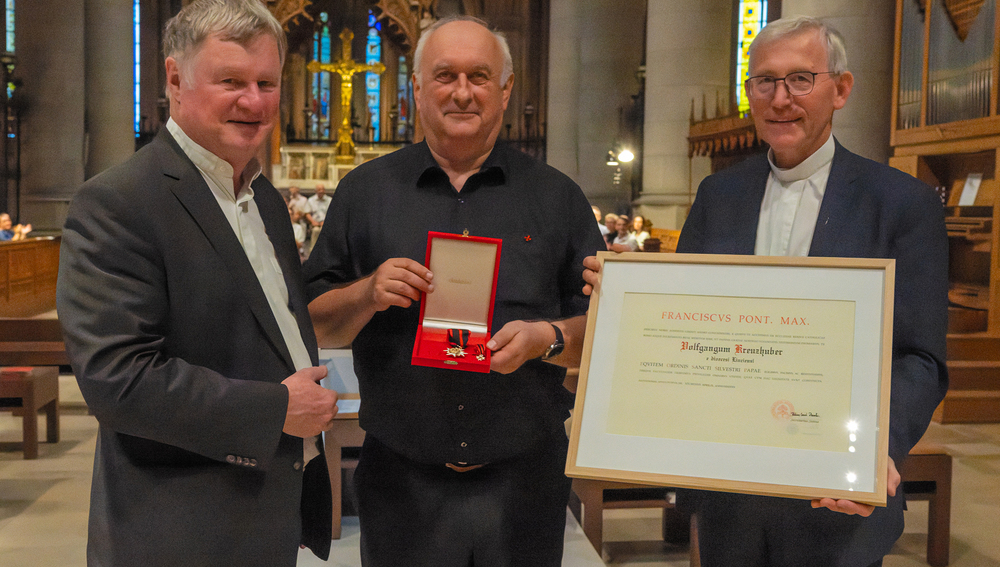 Silvesterorden für Domorganist Wolfgang Kreuzhuber durch Bischof Manfred Scheuer und Bischofsvikar Johann Hintermaier