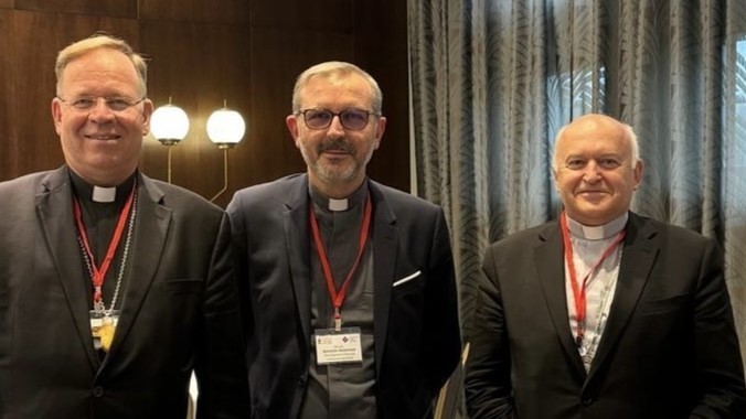 v.l. CCEE-Präsident Erzbischof Grusas, Generalsekretär Ammirati, Belgrader Erzbischof Nemet
