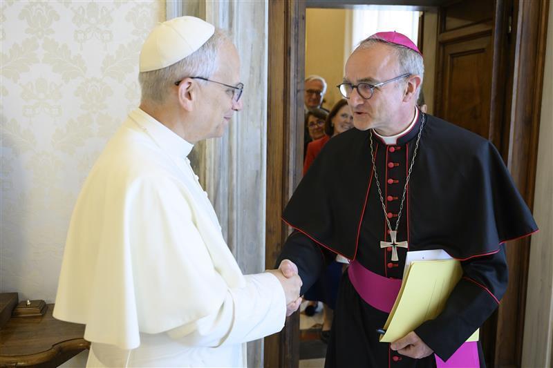 Papst Leo XIV. und Erzbischof Thibault Verny