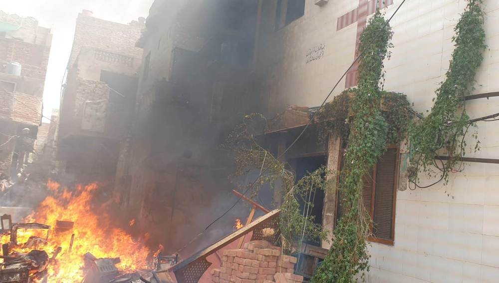 Brand vor einer Kirche in Jaranwala
