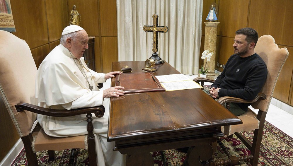 Papst Franziskus und Wolodymyr Selenskyj