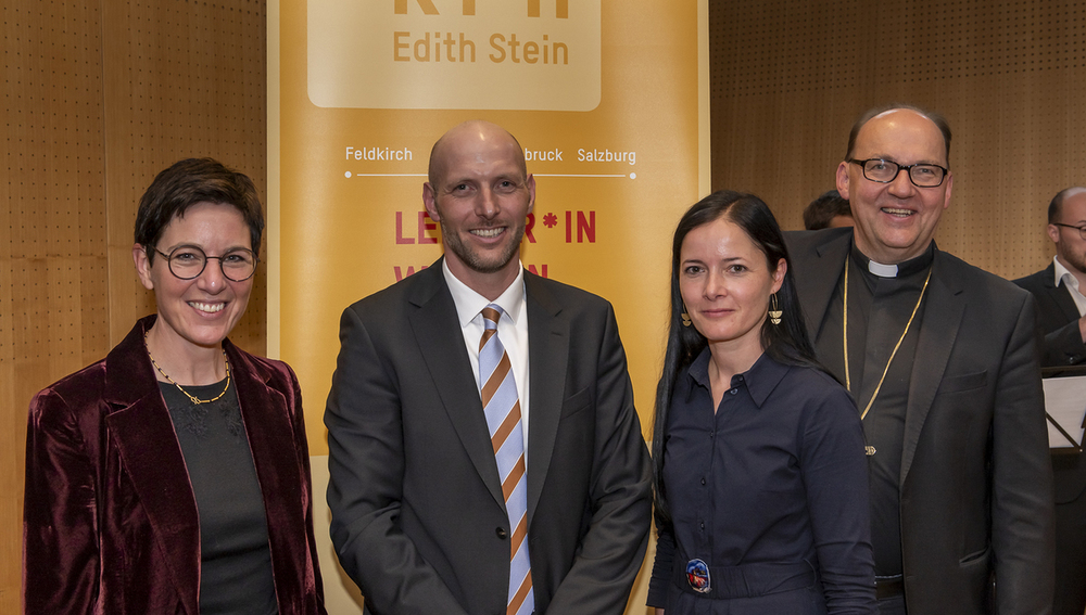Einführungsfeier am 30. September 2024 in Innsbruck - : v.l.n.r.:  Vizerektorin Maria Kalcsics, Rektor Nikolaus Janovsky, Vizerektorin Manuela Waldner, Bischof Hermann Glettler 