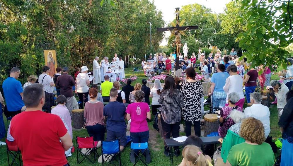 Medjugorje-Feier im Wiener 'Garten des Gebetes' am Marchfeldkanal