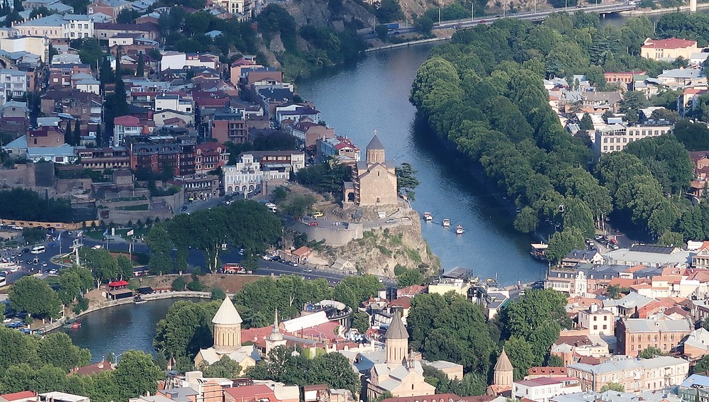 Georgien                           