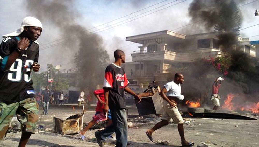 Haiti Election Protests on December 8 2010Non Commercial usage ok with https://creativecommons.org/licenses/by-nc-sa/2.0/legalcode (Attribution-NonCommercial-ShareAlike 2.0 Generic (CC BY-NC-SA 2.0))Only very small file quality available